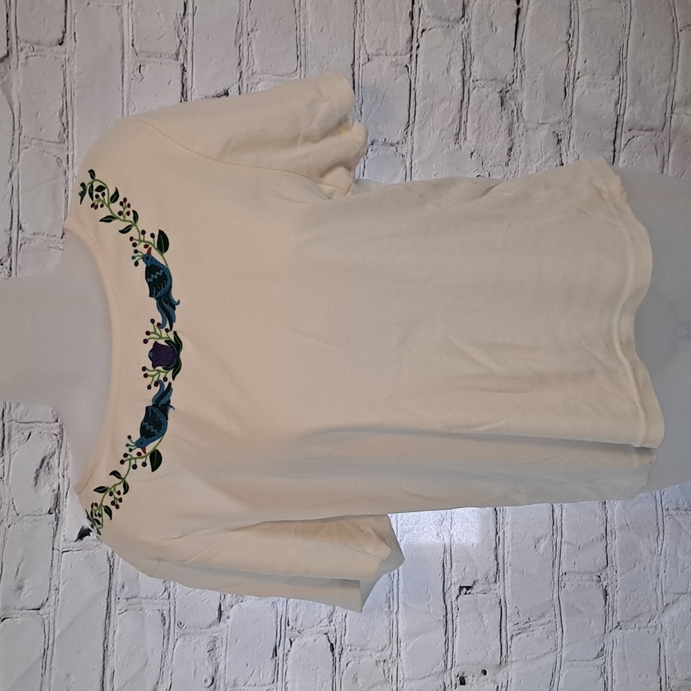 XL tee with birds and vines by classic elements